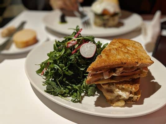 Benny’s Bistro