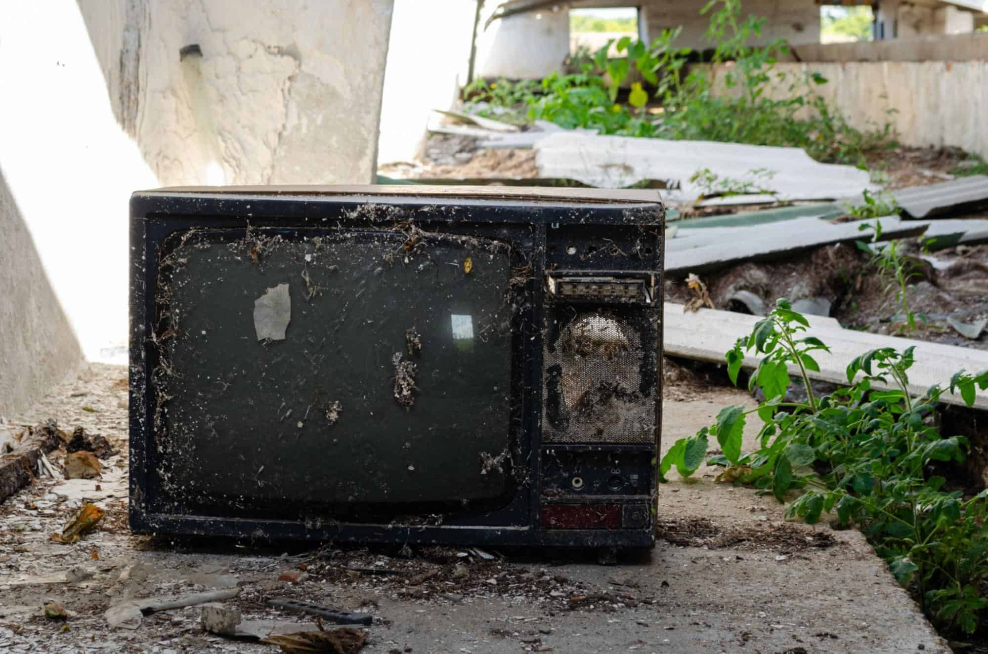 Get rid of old electronics Sign up for the end-of-April collection drive image 1