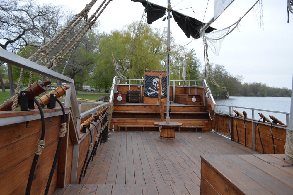 Are reservations required in Pirate Life Ottawa