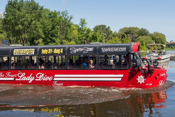 Bilingual Guided City Tour by Amphibious Bus