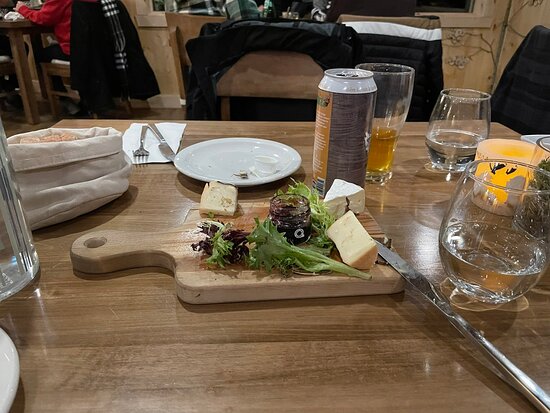 Dine and shop at Parc Omega’s Park House